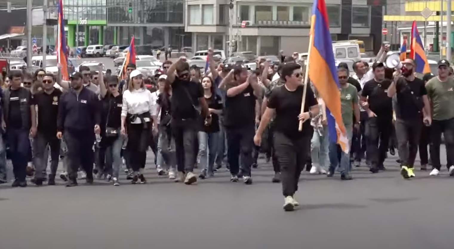 სომხეთის ოპოზიცია ხელისუფლების ცვლილების მოთხოვნით აქციებს იწყებს