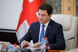 ევროპამ ალბათ დღეს პირველად ნახა დებატები, რომლის მეორე მხარეც დარბაზში არ იმყოფება, ასეთი ოპოზიცია 