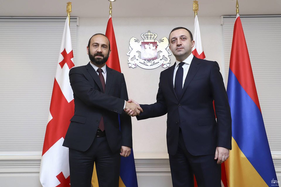 არარატ მირზოიანმა და ირაკლი ღარიბაშვილმა განიხილეს საქართველოს ტერიტორიაზე ტრანზიტული ტვირთების გადა