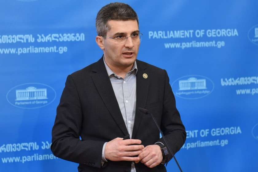 მდინარაძე ჟურნალისტს: უარესი რომ არ თქვა კობახიძემ მიკვირს