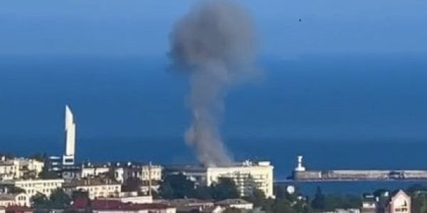 უკრაინული მედიის ინფორმაციით, რუსების მიერ ანექსირებულ სევასტოპოლში აფეთქებების ხმა ისმის