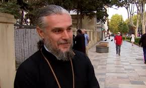 ბრალდებები მედიის მიმართ გრძელდება-ტელევიზიების გამო, ქუჩაში შემაფურთხეს და მკვლელი დამიძახეს