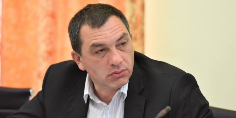 ზუგდიდისა და რუსთავის საკრებულოებში, უმრავლესობაში მყოფ „ნაციონალურ მოძრაობასა“ და გახარიას პარტიას 