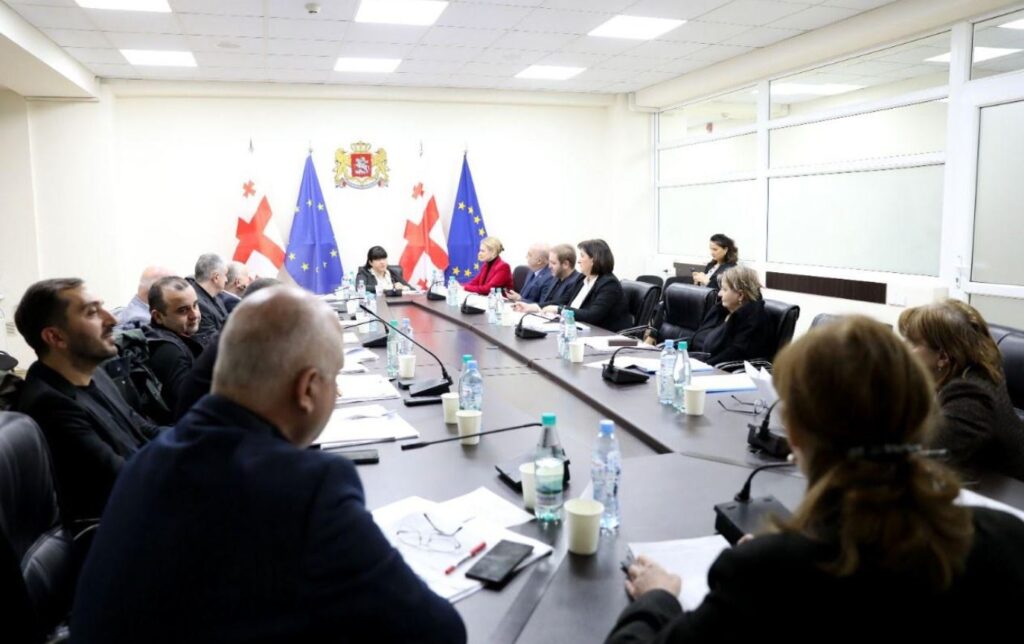 სახელმწიფო სერტიფიკატის მოქმედება 11 ექიმს შეუჩერდა