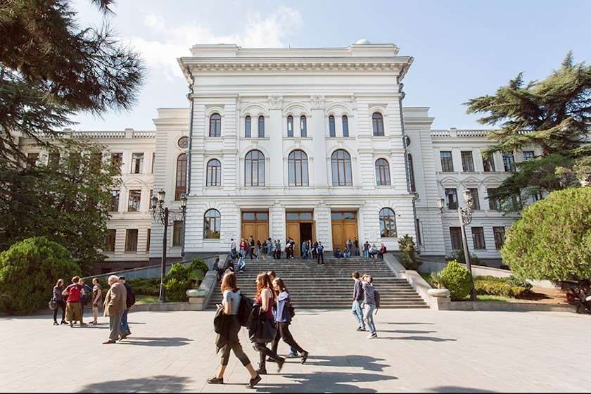თსუ-ს სტუდენტები რექტორ სამუშიას და საბჭოს წევრებს მოუწოდებენ გამოხატონ უნივერსიტეტის პოზიცია რუსულ 