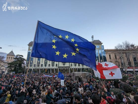 მოქალაქეებმა რუსთაველი ისევ გადაკეტეს