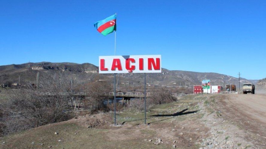 მედიის ცნობით, აზერბაიჯანმა სომხეთთან საზღვარზე გარკვეული სიმაღლეები და ტერიტორიები დაიკავა