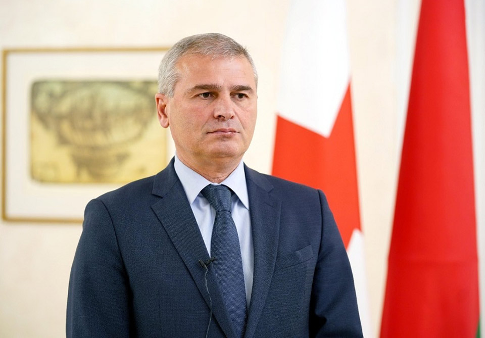 ირაკლი ქადაგიშვილი - როცა პოლიტიკური მნიშვნელობის ფიგურას ელჩი ოლიგარქად მოიხსენიებს, ჩვენი ვალდებულ
