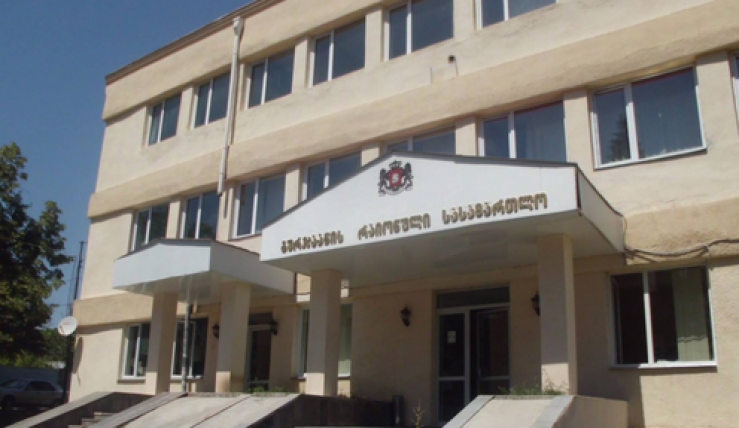 გურჯაანში 14 წლის არასრულწლოვნის გაუპატიურების ფაქტზე დაკავებულ ბიძას სასამართლომ პატიმრობა შეუფარდა