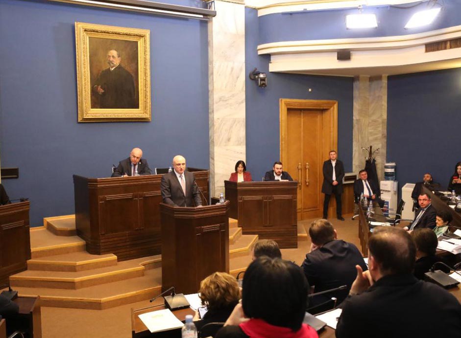 ზურაბ აზარაშვილი - 2025 წლის ბოლომდე, ახალი საცხოვრებელი ფართი იძულებით გადაადგილებულ 13 000 ოჯახს გ