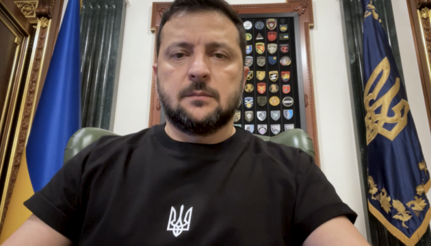 ვოლოდიმირ ზელენსკიმ ხელი მოაწერა კანონებს საომარი მდგომარეობისა და მობილიზაციის გახანგრძლივების შესა